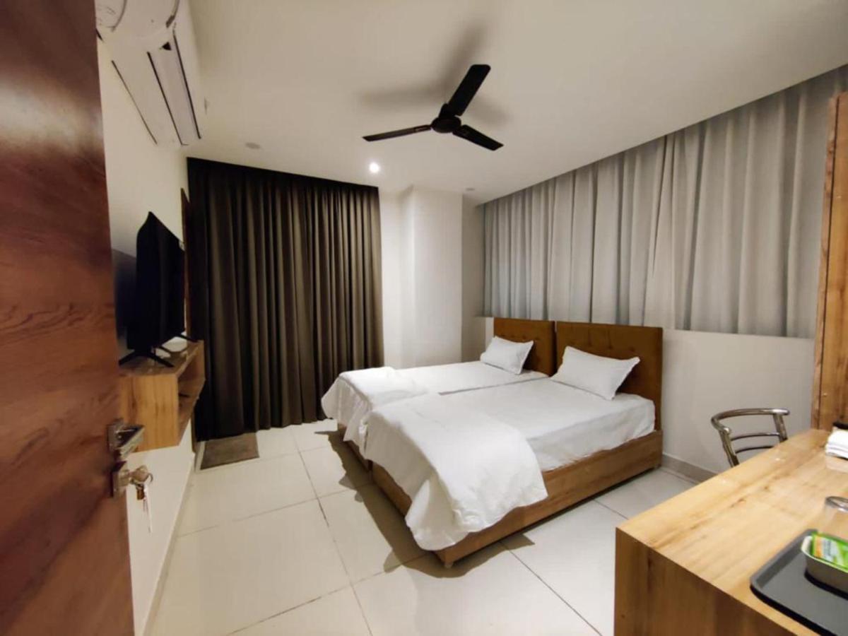 Hotel Hibiscus Tree- Bachupally Haïdarabad Extérieur photo