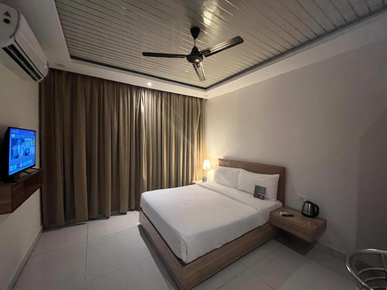 Hotel Hibiscus Tree- Bachupally Haïdarabad Extérieur photo